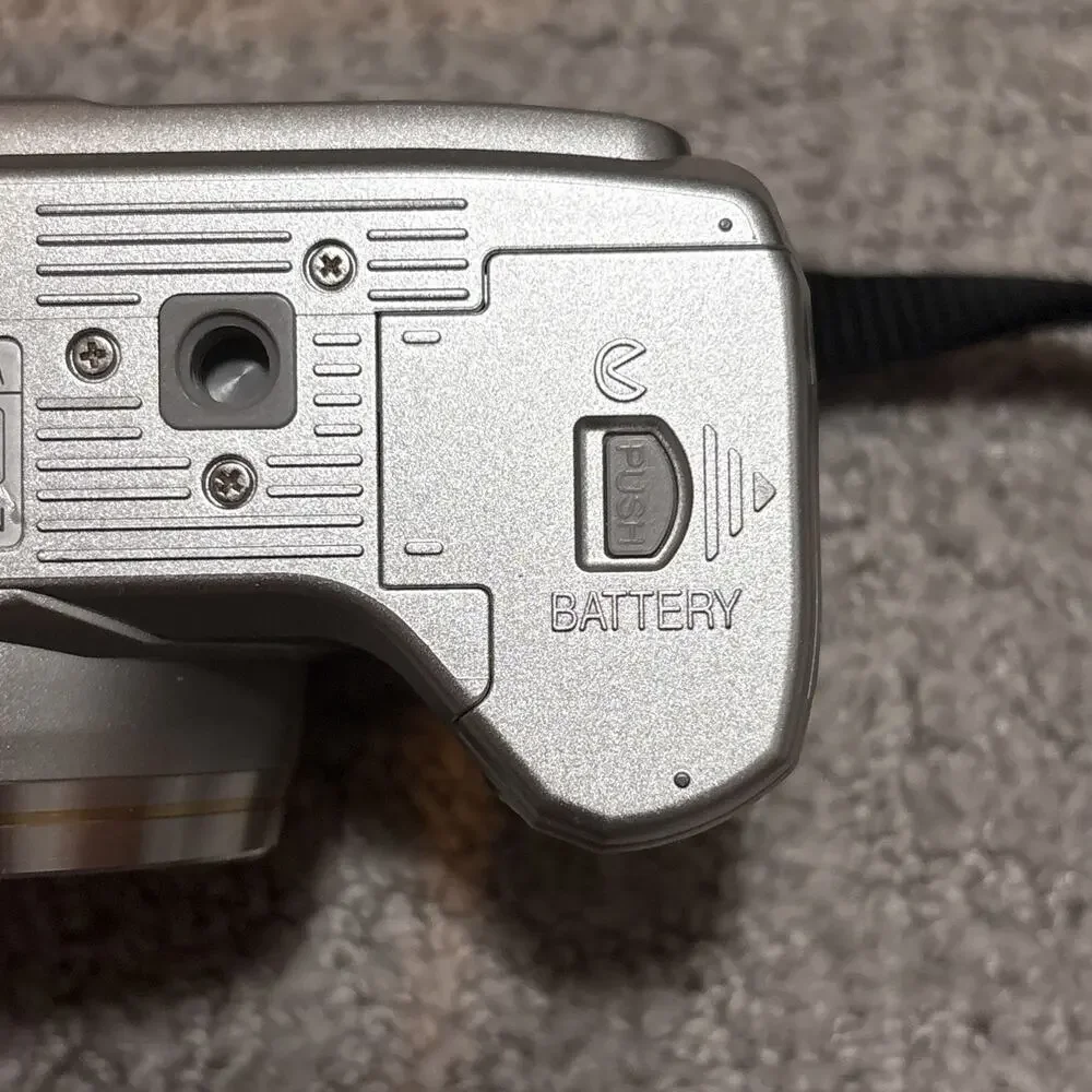 Nikon COOLPIX 4800 4.0MP Digital Camera - Silver